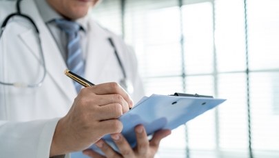 Operowali ją przez pomyłkę, teraz walczy o zdrowie. Skandal w mazowieckich szpitalach