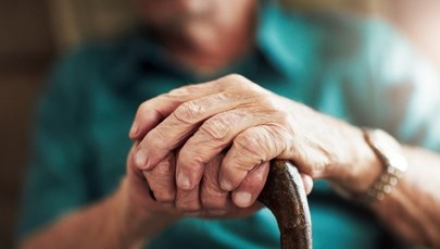 Opiekunka biła i krępowała 89-latka. Wszystko nagrała rodzina