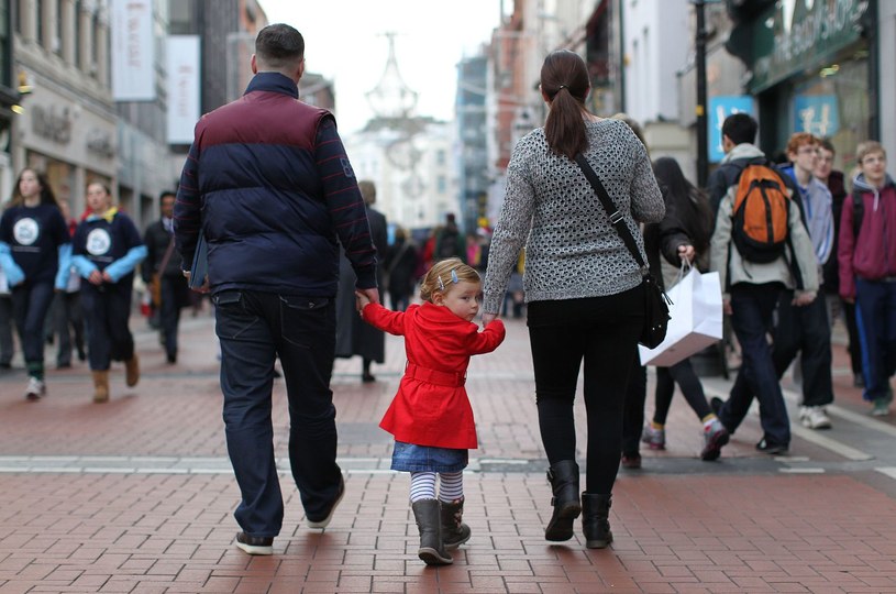 Opiekunki w grudniu pilnie poszukiwane /AFP