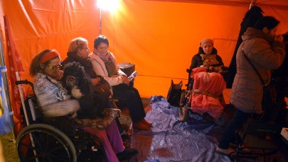 Opiekunowie niepełnosprawnych zostają na Wiejskiej