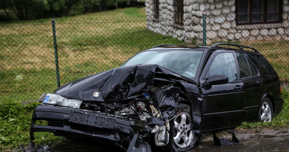 Opłacalność naprawy auta zależy od stopnia uszkodzeń i wartości samochodu /Michał Adamowski /Reporter