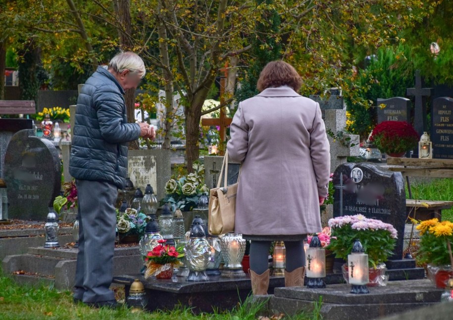 Opłaty na cmentarzu wzrosły o ponad 200 proc., fot. zdj. poglądowe /Shutterstock