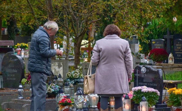 Opłaty na cmentarzu wzrosły o ponad 200 proc. "Zdzierstwo"