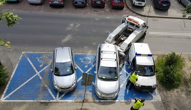 Opłaty za odholowanie auta. Od wczoraj stawki ostro w górę