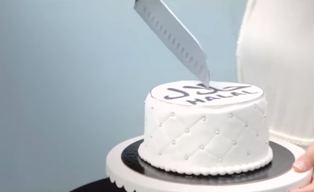 "Opluwanie pamięci ofiar zamachu". Raper - ekstremista wystąpi w paryskim Bataclanie