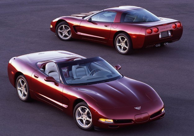 Opływowa karoseria Corvette (C5) notuje niewielki współczynnik oporu powietrza, równy 0,28. /Chevrolet