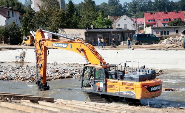 Opolskie po powodzi: Nie wszystkie drogi są przejezdne