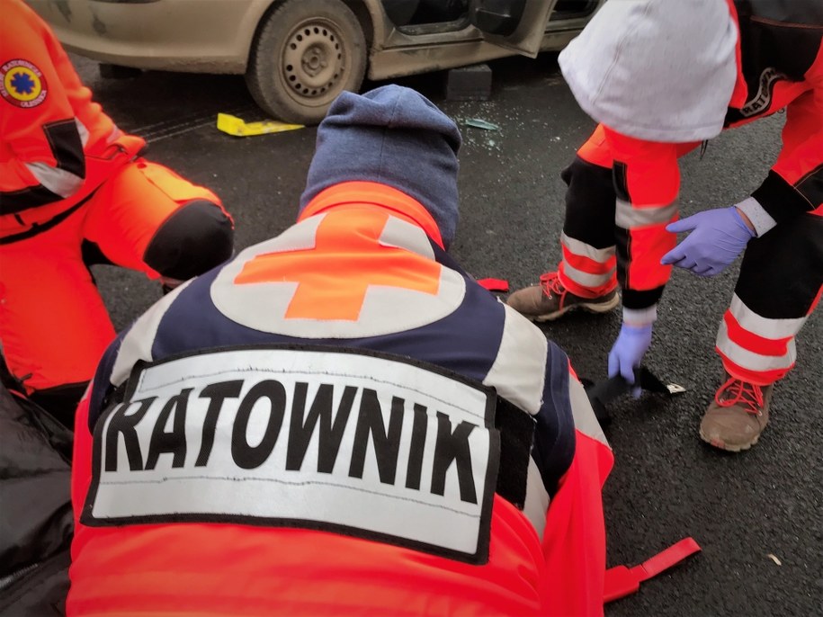 Opóźnia się decyzja Ministerstwa Zdrowia w sprawie podwyżek dla ratowników medycznych pracujących poza systemem /Bartłomiej Paulus /RMF FM