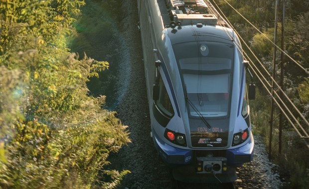 Opóźniony pociąg, ubikacja zalała korytarz. Pechowa podróż licealistów z Małopolski