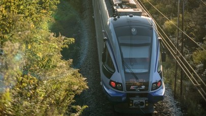 Opóźniony pociąg, ubikacja zalała korytarz. Pechowa podróż licealistów z Małopolski