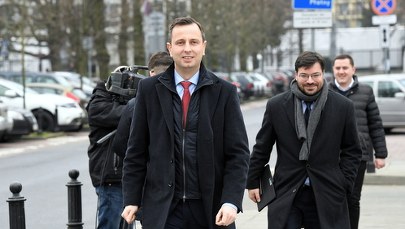 Opozycja chce przełożenia wyborów. Dworczyk: Bez stanu nadzwyczajnego to niemożliwe