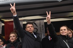 Opozycja i KOD protestują w Warszawie