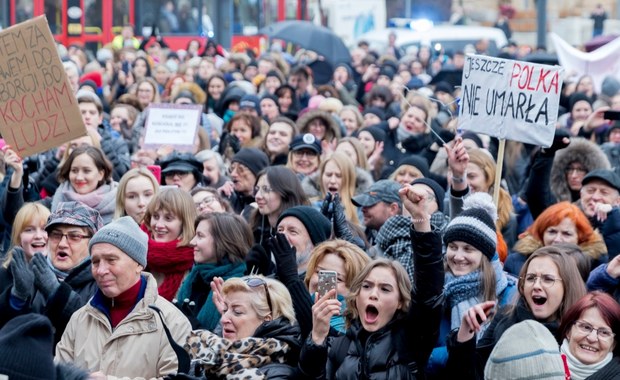 Opozycja oburzona słowami Sellina o "Czarnym proteście". "Uważają, że należy zabijać dzieci chore"