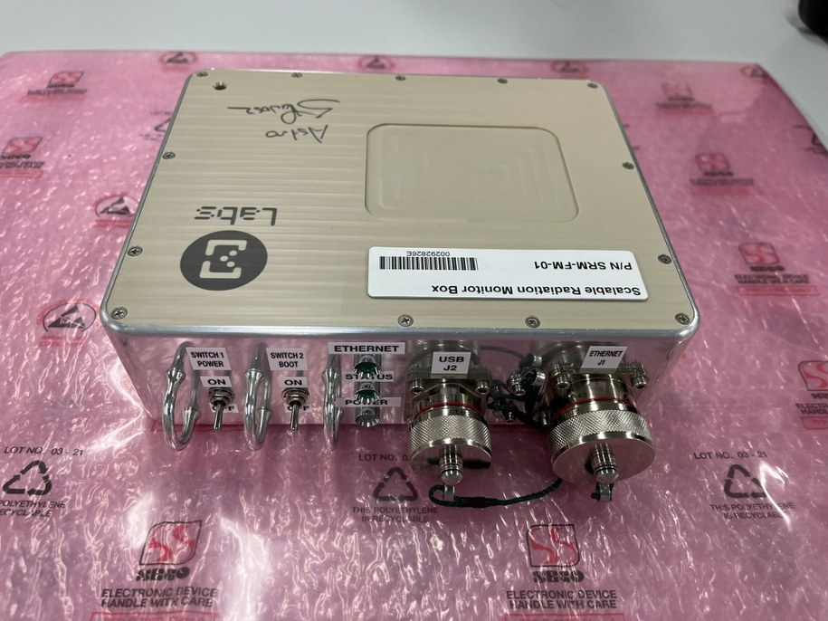 Opracowany przez zespół SigmaLabs, w ramach eksperymentu RadMon-on-ISS, instrument Scalable Radiation Monitor. /Fot. SigmaLabs /Materiały prasowe
