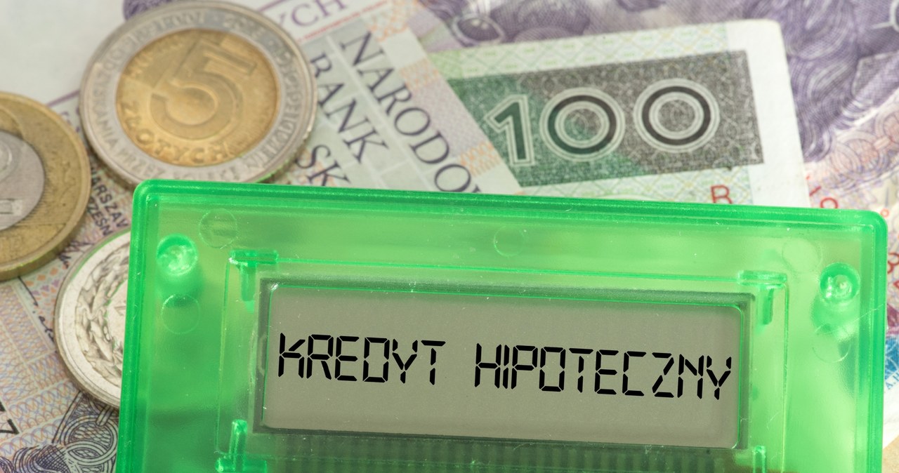Oprocentowanie może rosnąć. Polacy przestraszyli się kredytów hipotecznych? /123RF/PICSEL
