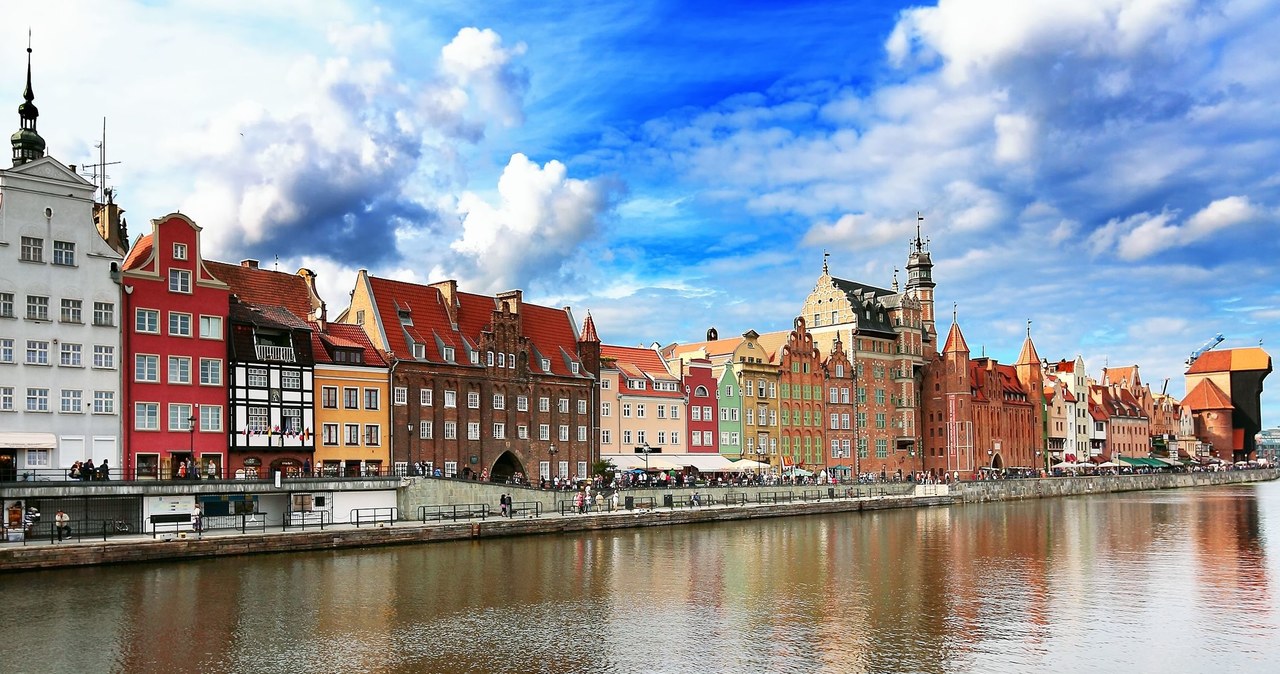Oprócz miejscowości górskich wiele osób wybiera na spędzenie długiego weekendu miejscowości nadmorskie, na przykład Gdańsk. /123RF/PICSEL