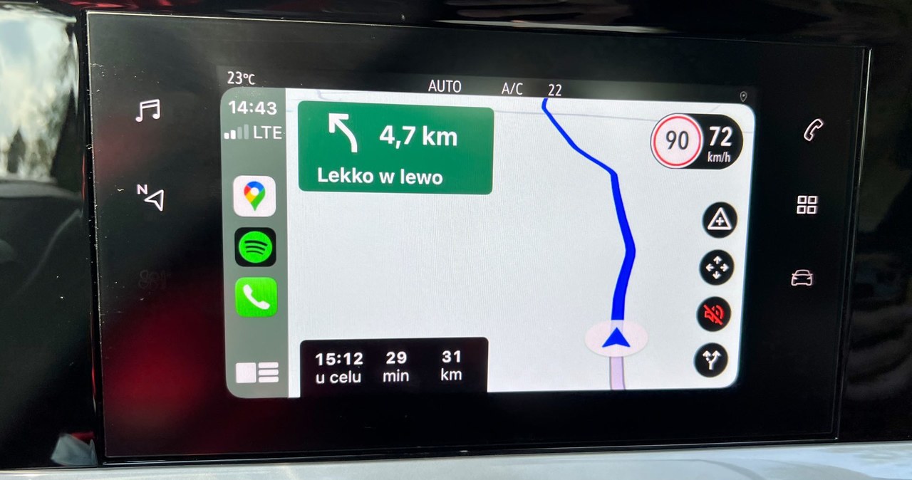 Oprócz możliwości ostrzegania o utrudnieniach, użytkownicy Apple CarPlay mogą korzystać z prędkościomierza GPS /Adam Majcherek /INTERIA.PL