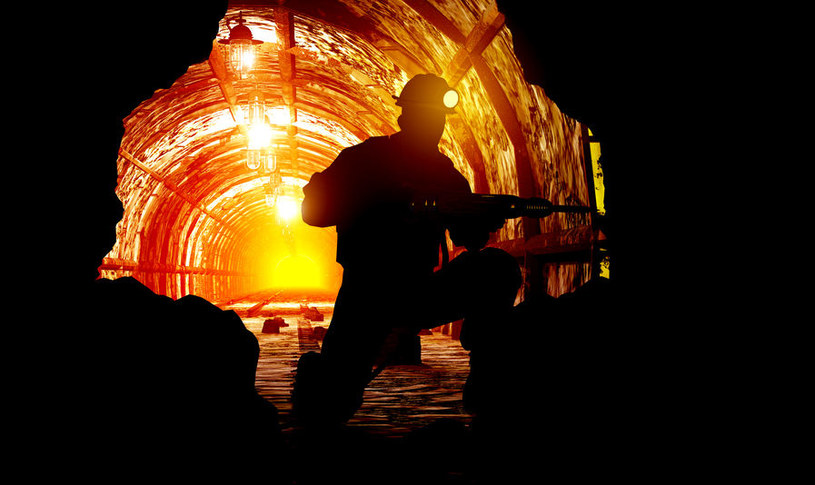 Oprócz wynagrodzenia zasadniczego górnicy mogą liczyć na dodatki do swoich pensji /123RF/PICSEL