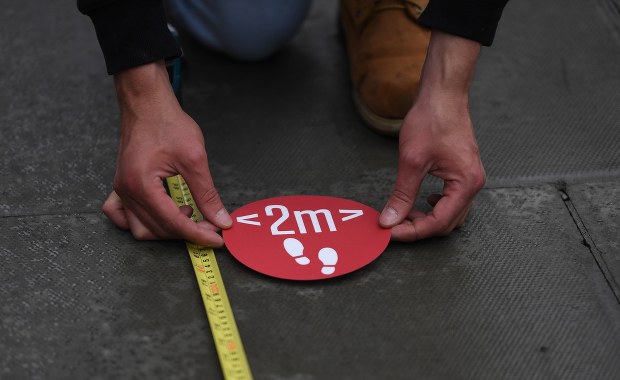 Optymistyczne wieści z Wielkiej Brytanii: Najnowsze dane wskazują, że epidemia koronawirusa słabnie