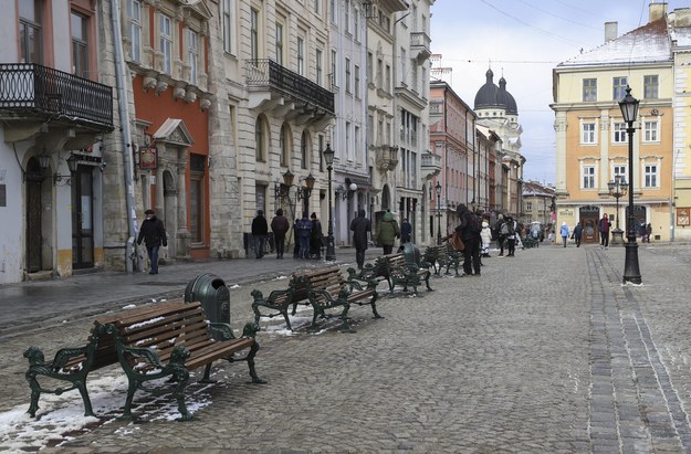 Opustoszałe ulice Lwowa /MYKOLA TYS /PAP/EPA