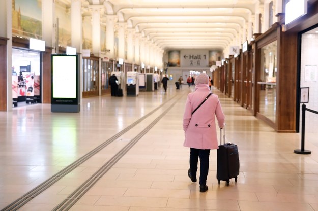 Opustoszały dworzec Gare de Lyon /Teresa Suarez /PAP/EPA