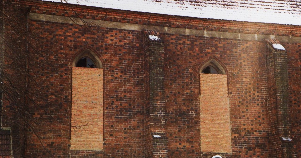 Opuszczony kościół św. Wawrzyńca w Rapocinie, 1993 r. /MOs810 /Wikimedia
