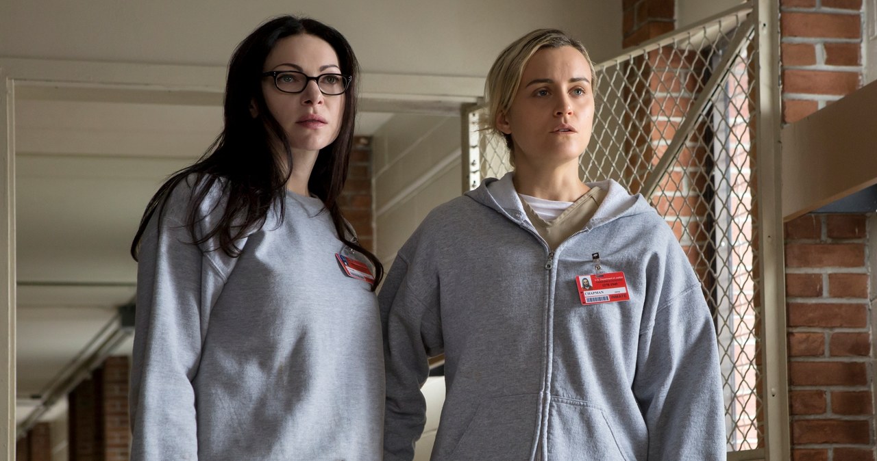 "Orange is the New Black": Alex (Laura Prepon), Piper (Taylor Schilling) /JoJo Whilden/Netflix /materiały prasowe