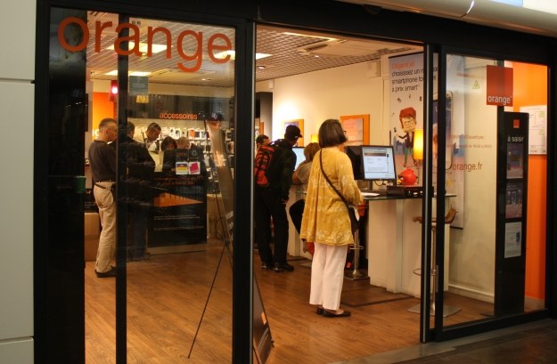 Orange udostępnia pakiety danych w promocyjnych cenach /AFP