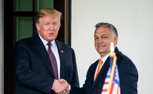 Orban kibicuje Trumpowi, ruga demokratów