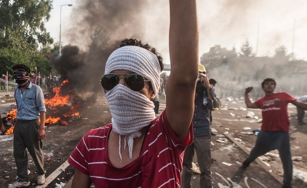 Orban po starciach: Mamy dla imigrantów tysiące miejsc w więzieniach