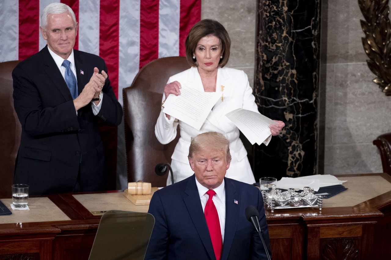 Orędzie Donalda Trumpa. Nancy Pelosi podarła dokument z jego treścią