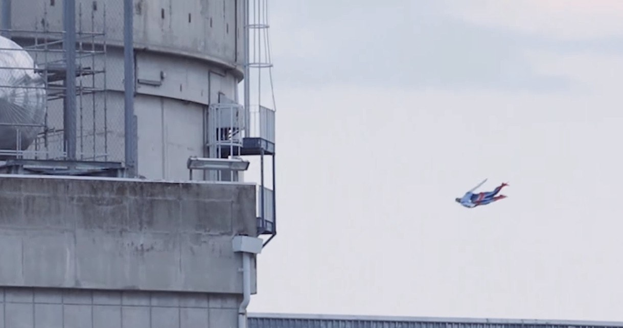 Organizacja Greenpeace rozbiła drona o budynek elektrowni jądrowej we Francji /Geekweek