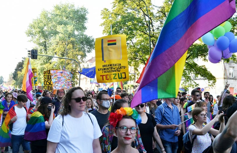 Organizacje studenckie LGBTQ uczestniczą w ważnych wydarzeniach jak marsze równości /Artur Barbarowski /East News