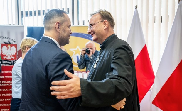 Organizował pielgrzymki kibiców na Jasną Górę. Teraz będzie kapelanem prezydenta