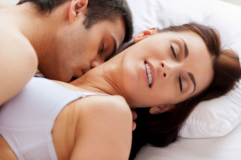 Orgazm to efekt nagłego uwolnienia ogromnej ilości hormonów przyjemności /123RF/PICSEL