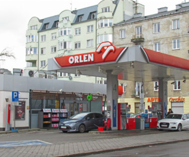 Orlen wprowadził ograniczenia na stacjach paliw – samochody mogą zalać tylko 50 litrów