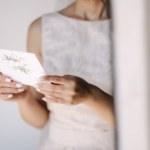 Oryginalne zaproszenia na wesele. Jak zaskoczyć swoich gości na długo przed ceremonią?