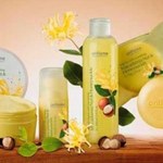 Orzech makadamii i kwiat wiciokrzewu w linii Nature Oriflame