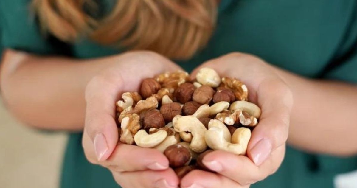 Orzechy to wartościowe kalorie i dobre źródło białka. Włącz do diety zamiast słodkiej przekąski /123RF/PICSEL