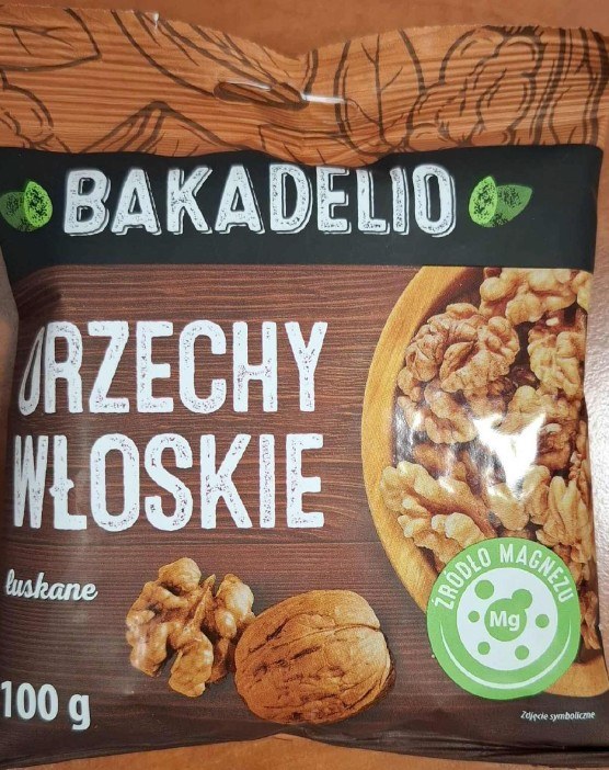 Orzechy włoskie łuskane BAKADELIO, 100 g /Główny Inspektorat Sanitarny /Główny Inspektorat Sanitarny