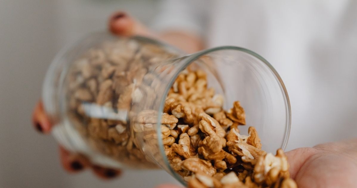 Orzechy włoskie to doskonała opcja na przekąskę między posiłkami /Canva Pro /INTERIA.PL