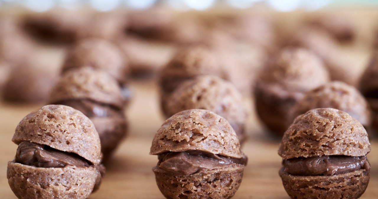 Orzeszki to moje ulubione ciasteczka /madeleinesteinbach /123RF/PICSEL