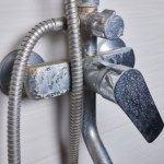 Osad z mydła na umywalce to już przeszłość. Wystarczy odrobina tego produktu