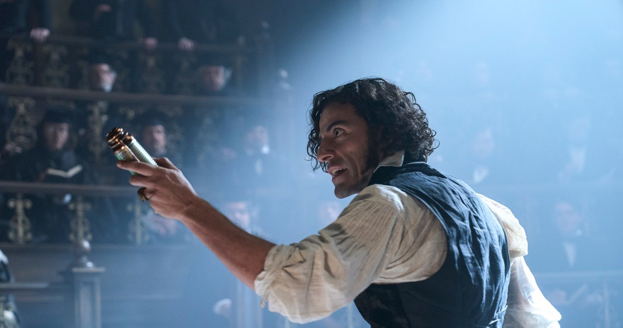 Oscar Isaac w filmie "Frankenstein" /Ken Woroner/Netflix /materiały prasowe