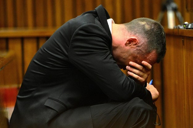 Oscar Pistorius w czasie rozprawy /THOBILE MATHONSI/POOL /PAP/EPA