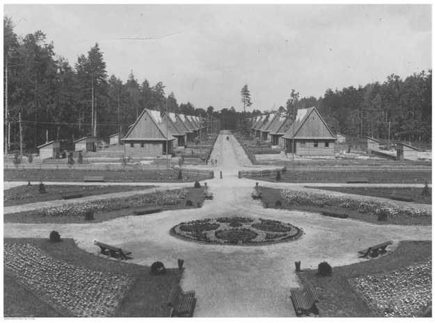 Osiedle robotnicze w Janowej Dolinie w województwie wołyńskim, 1939 rok /Ze zbiorów Narodowego Archiwum Cyfrowego