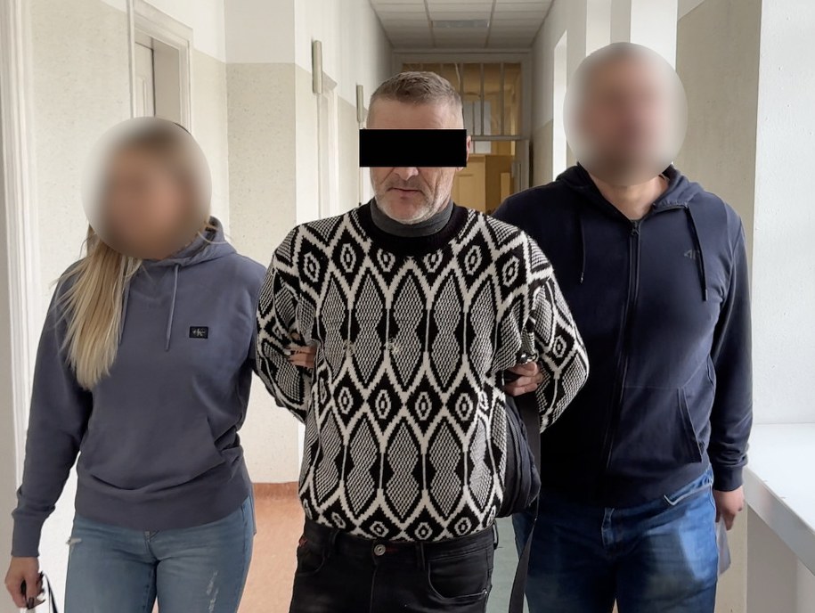 Osiem osób zatrzymanych ws. kradzieży aut i paserstwa części /Komenda Stołeczna Policji /