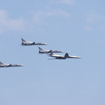 Osiem rosyjskich bombowców nad wodami neutralnymi