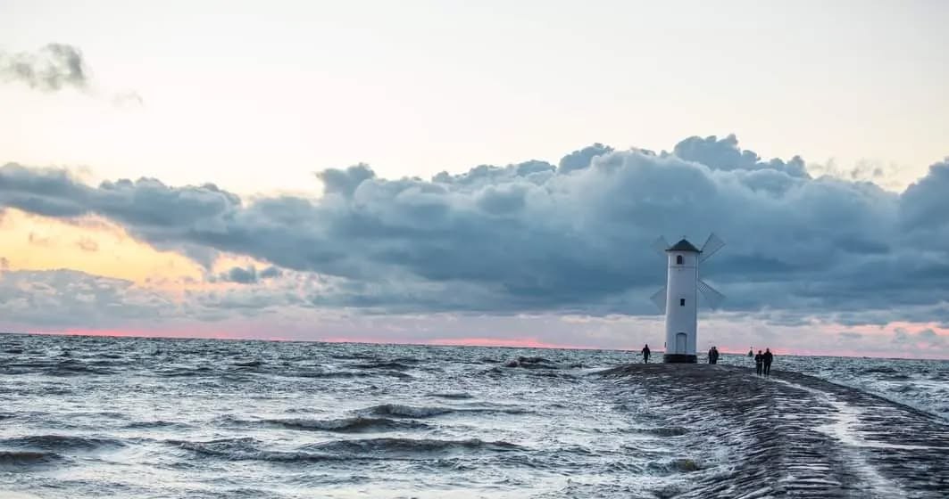 Осінь біля моря. Курортне місто Свіноуйсьце спокушає спокоєм після сезону /Domena publiczna