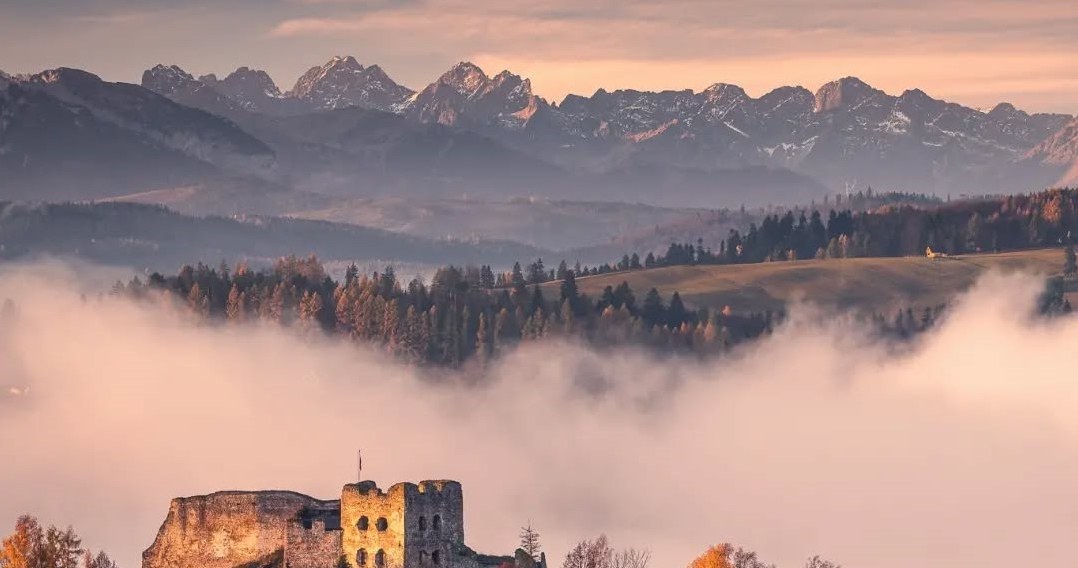 Осінь - чудова пора для дослідження легендарних польських замків /Domena publiczna